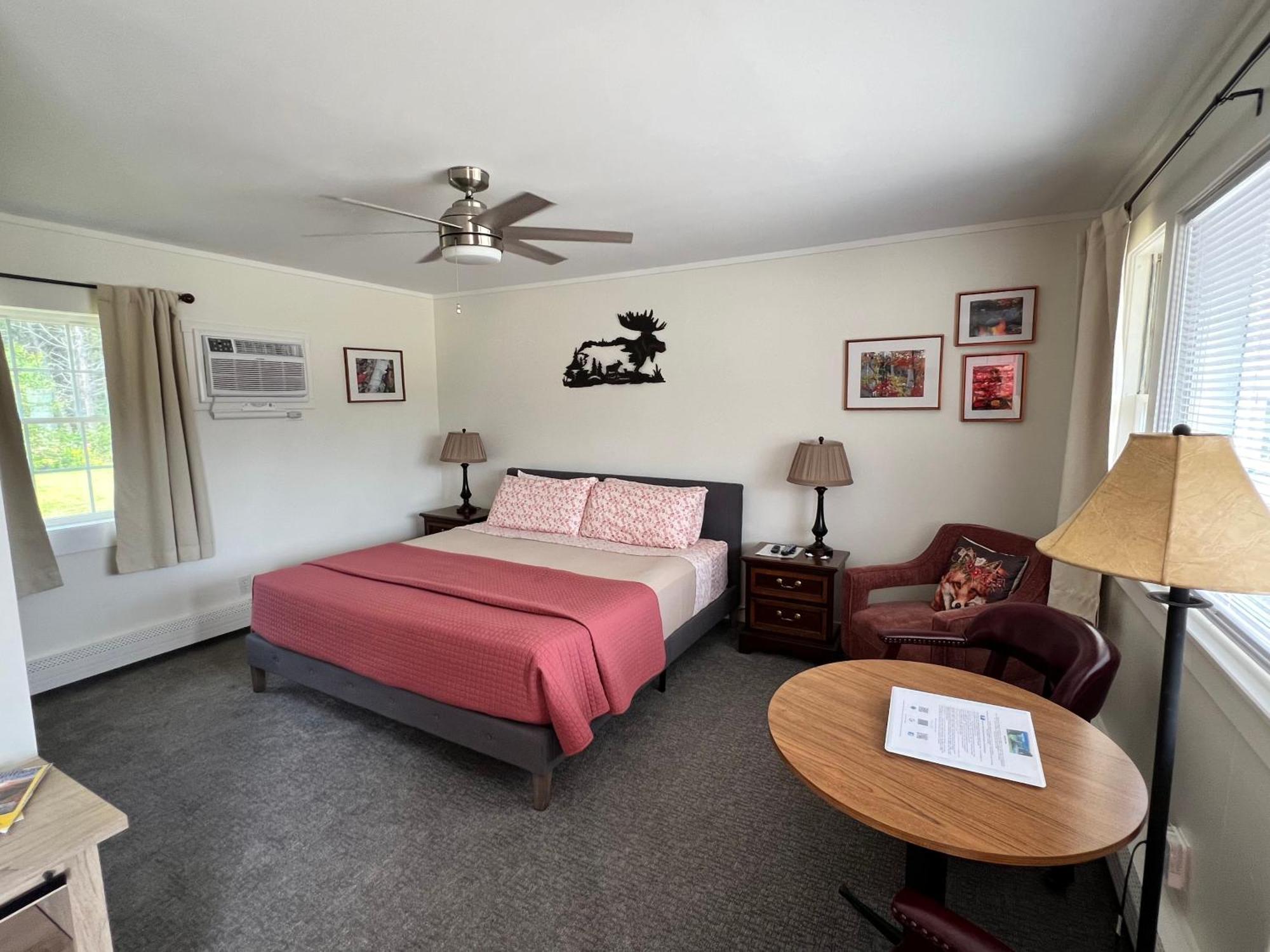 Profile Deluxe Motel Twin Mountain Ngoại thất bức ảnh