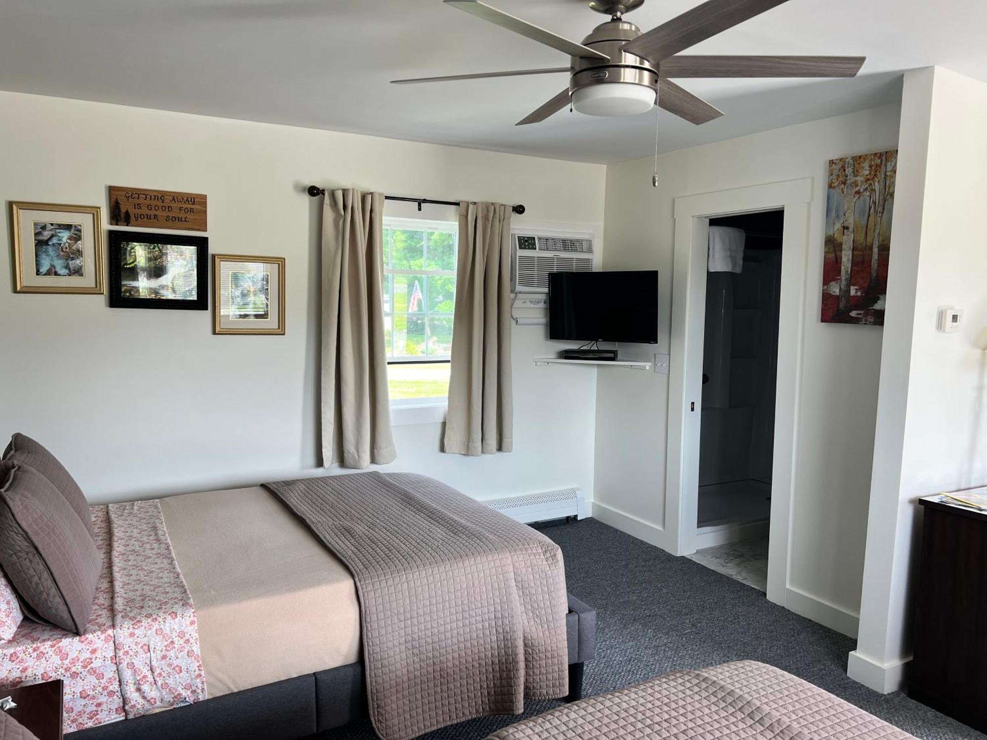 Profile Deluxe Motel Twin Mountain Ngoại thất bức ảnh