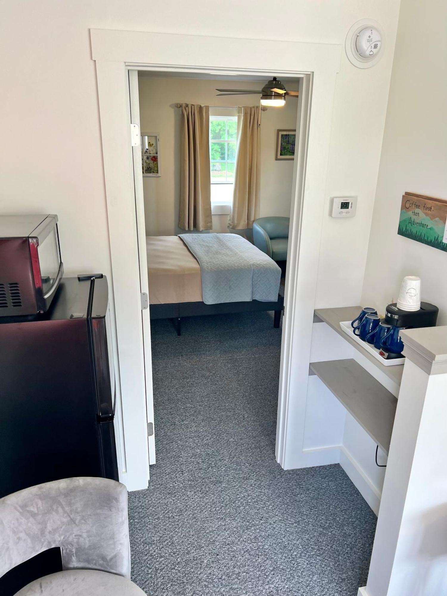 Profile Deluxe Motel Twin Mountain Ngoại thất bức ảnh